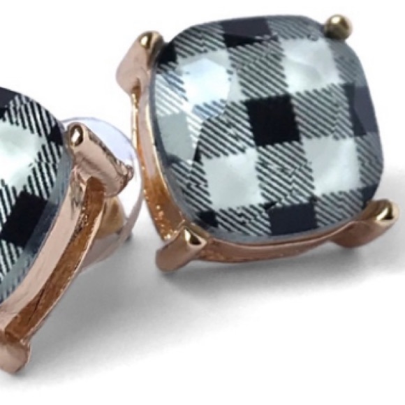 ✌🏼 #1261 Modern Black And White Checkered Plaid Earrings - Picture 12 of 15